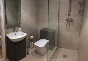 En-suite- click for photo gallery